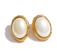 Soleil Pearl Studs