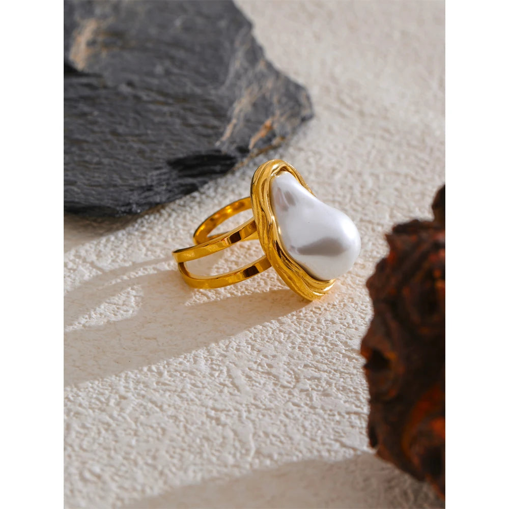 Lyra Vintage Baroque Pearl Ring