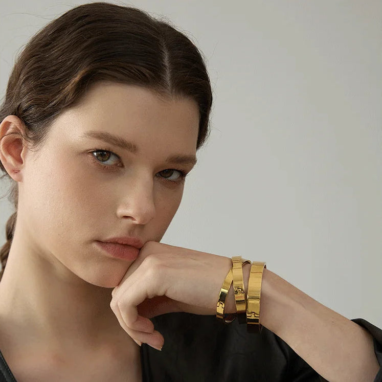 Steeletta Round Wide Textured Bracelet – Gold & Silver Stainless Steel