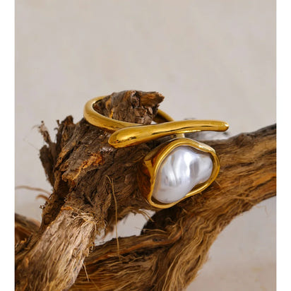 Valora Baroque Ring