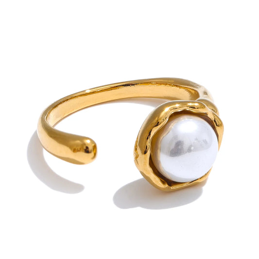 Selene Pearl Ring