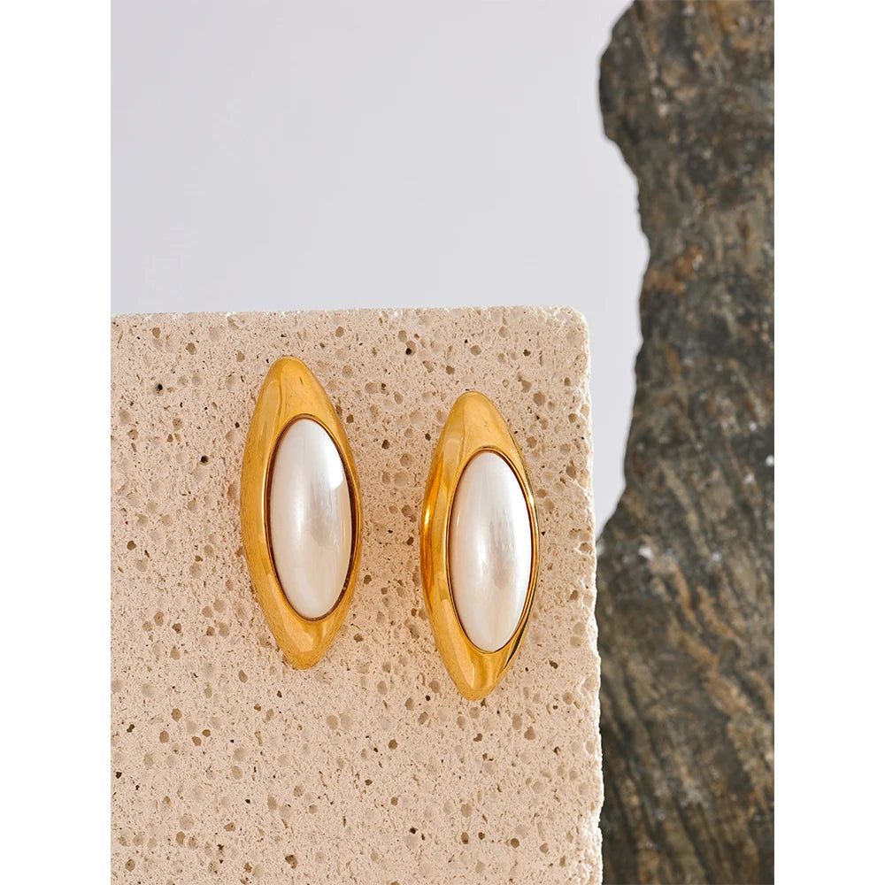 Aurea Pearl Studs