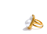 Lyra Vintage Baroque Pearl Ring