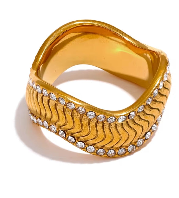 Aurora Ice Twisted Geometric CZ Ring