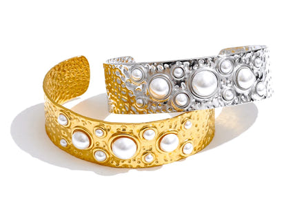 Elara Hammered Pearl Cuff