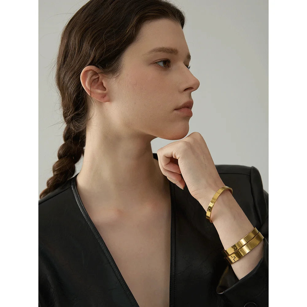 Steeletta Round Wide Textured Bracelet – Gold & Silver Stainless Steel